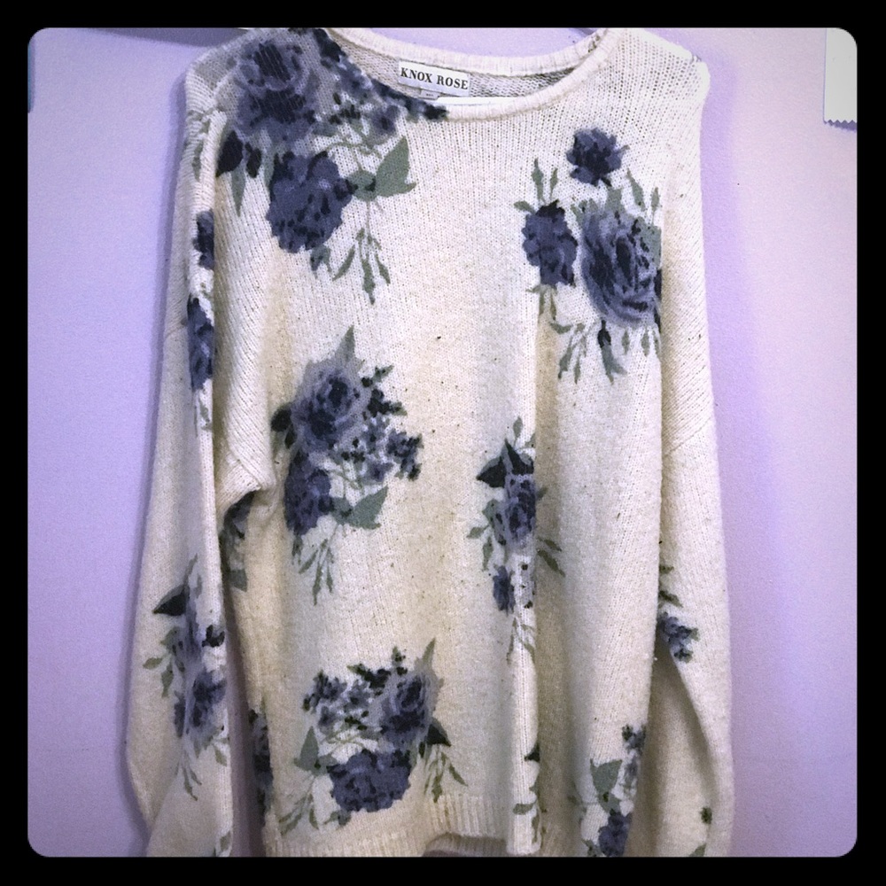 Lose fitting floral sweater